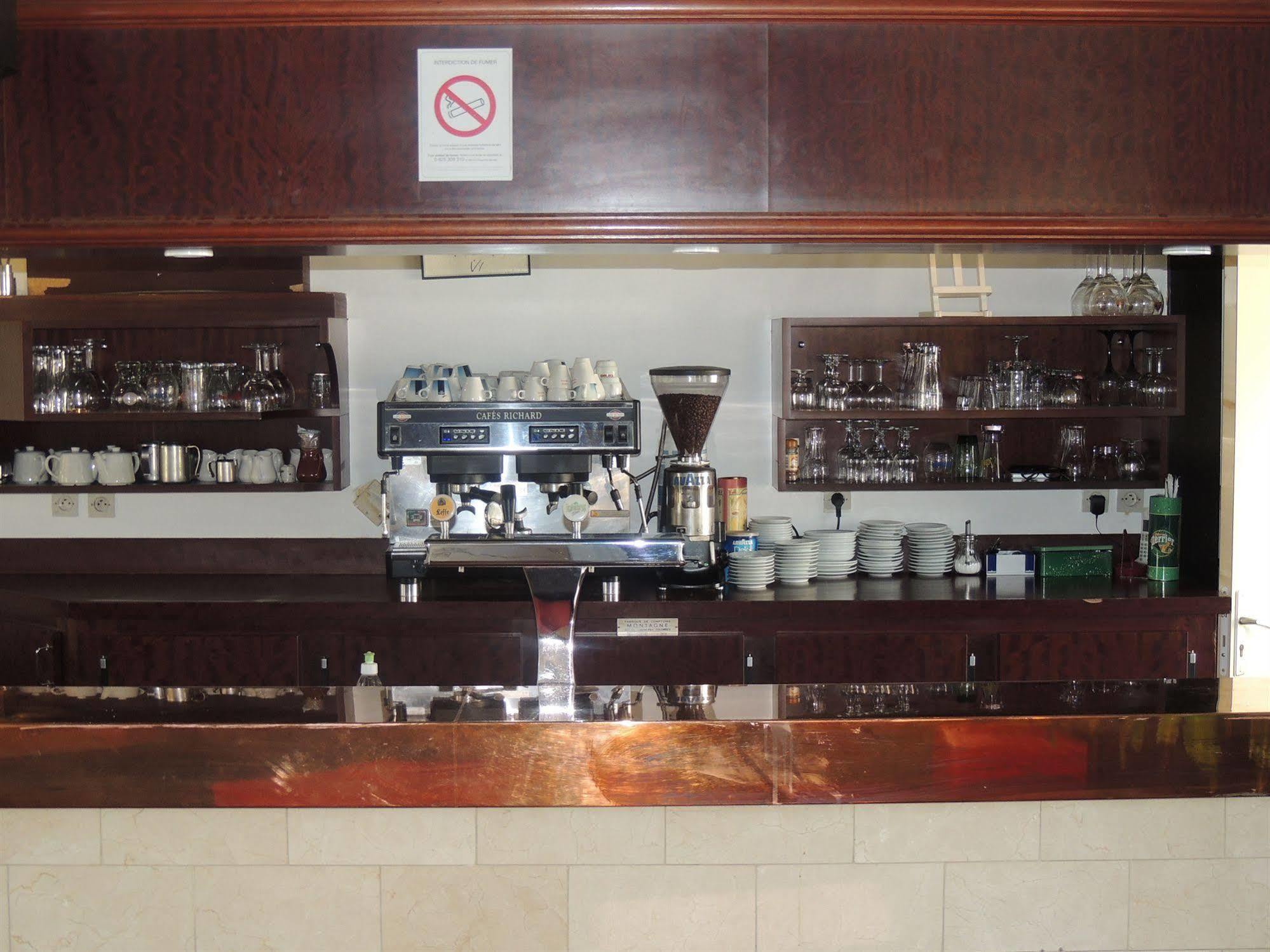Ibis Budget Saint-Ouen-L'Aumone Bagian luar foto