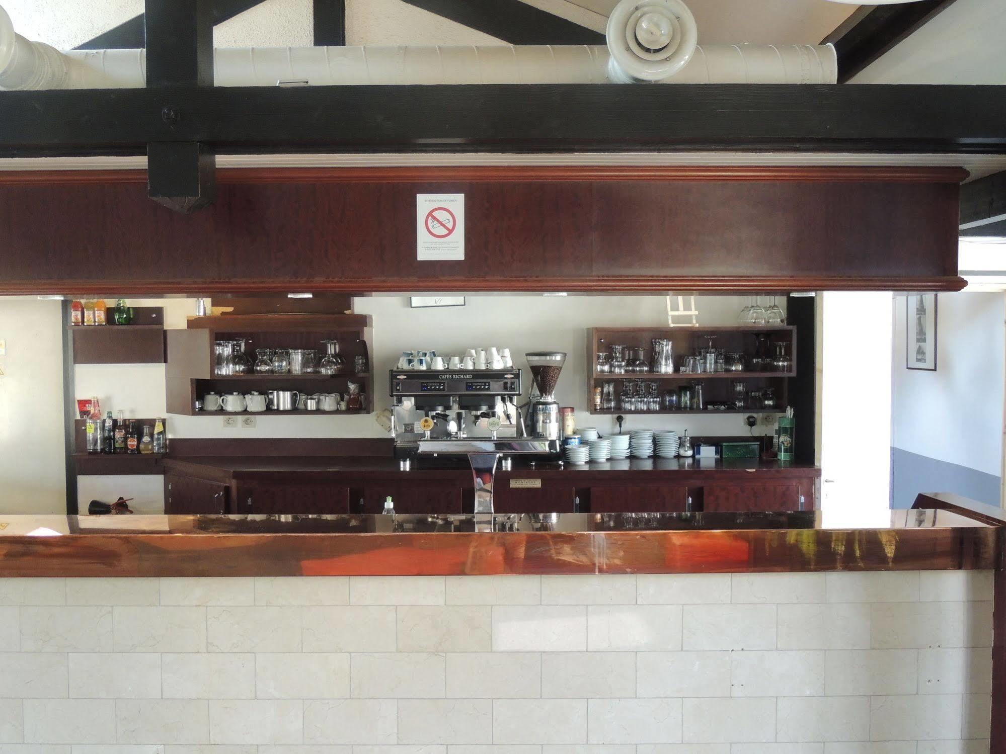 Ibis Budget Saint-Ouen-L'Aumone Bagian luar foto